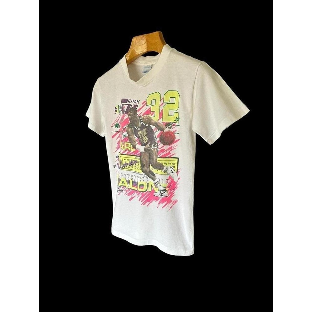 Vintage NBA Utah Jazz Karl Malone "The Mailman" T Shirt Salem Sz‎ Small Pink